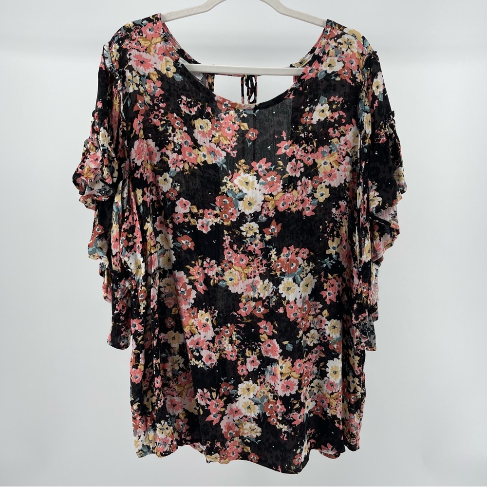 Maurices Black Floral Flutter Sleeve Lightweight Blouse Top, Women's 2X - Picture 2 of 8